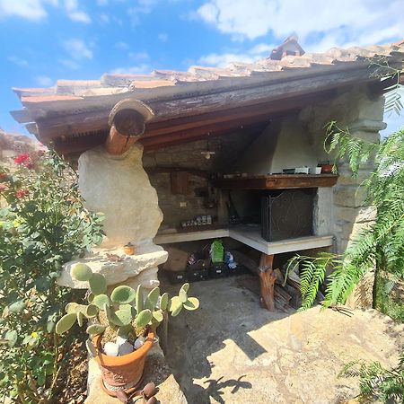 Casa Di Pietra Villa Usellus Екстериор снимка