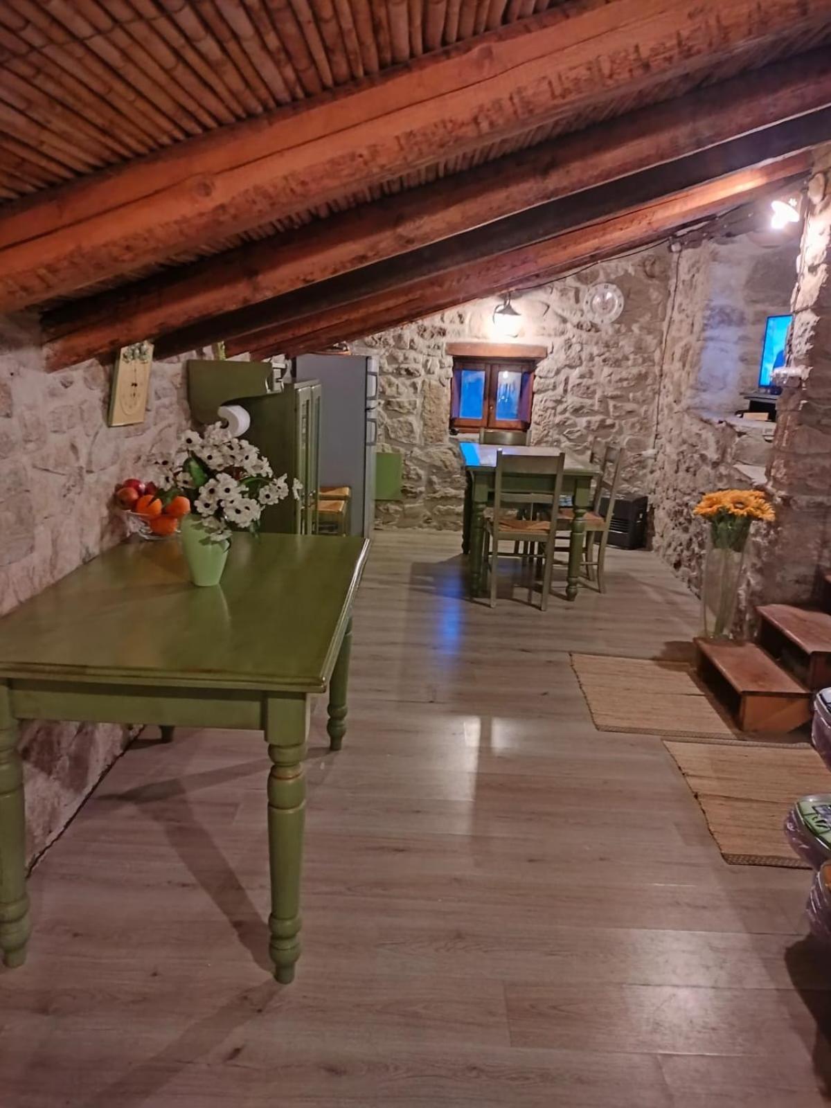 Casa Di Pietra Villa Usellus Екстериор снимка