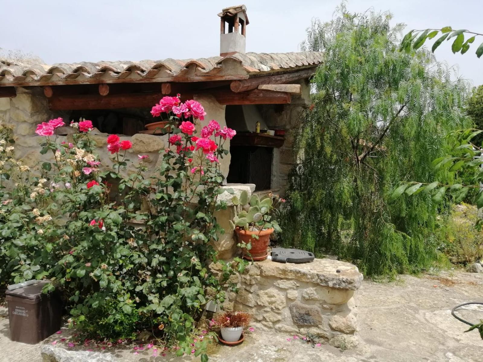 Casa Di Pietra Villa Usellus Екстериор снимка
