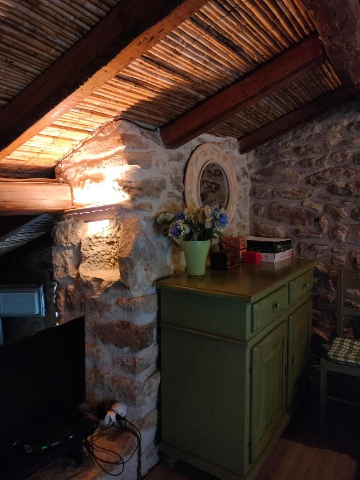 Casa Di Pietra Villa Usellus Екстериор снимка