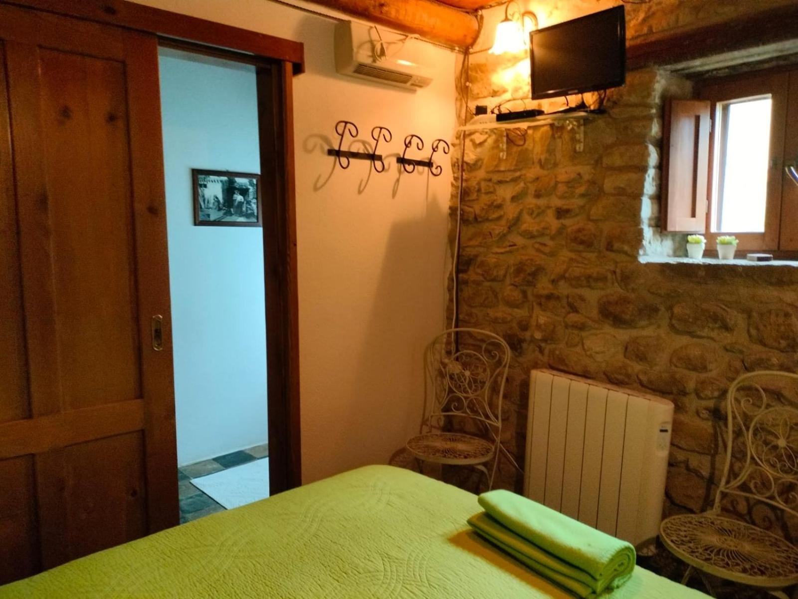 Casa Di Pietra Villa Usellus Екстериор снимка