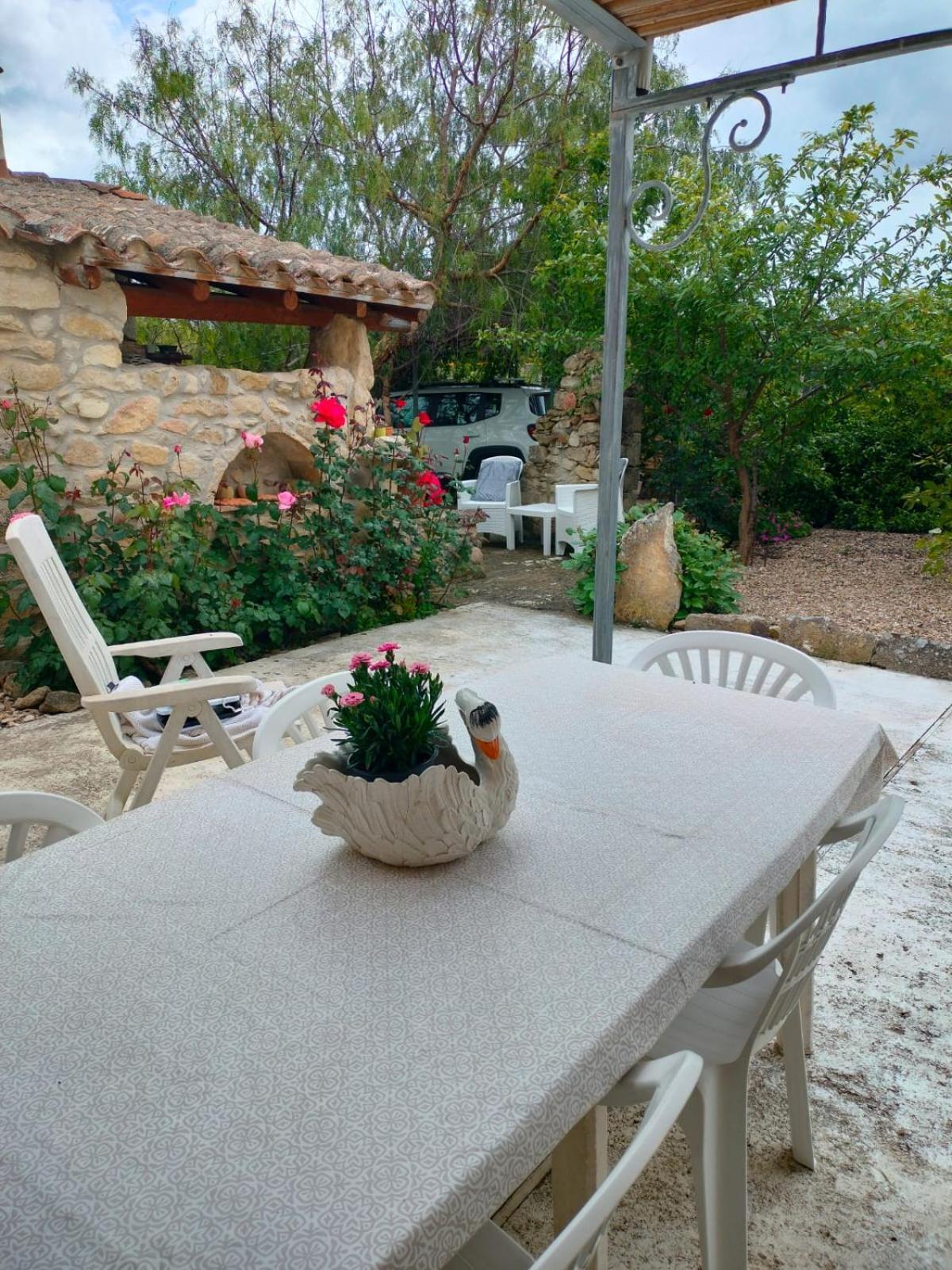 Casa Di Pietra Villa Usellus Екстериор снимка